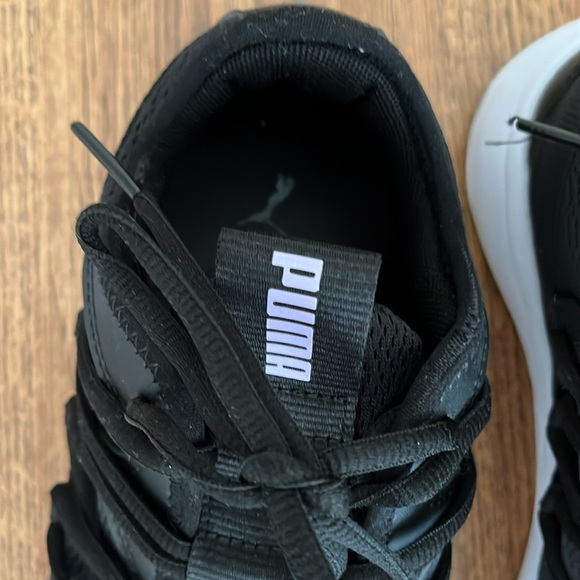 🌟🌟 SUPER COMFY Ladies Puma Sneakers Size 10 - Picture 3 of 9